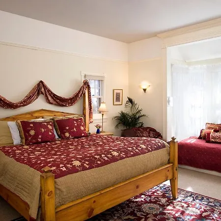 Hacienda Nicholas Bed & Breakfast